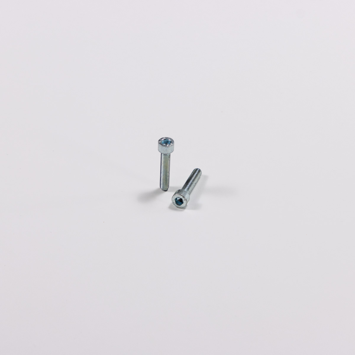 Cylinder head screw M6 x 30 8.8 galvanized