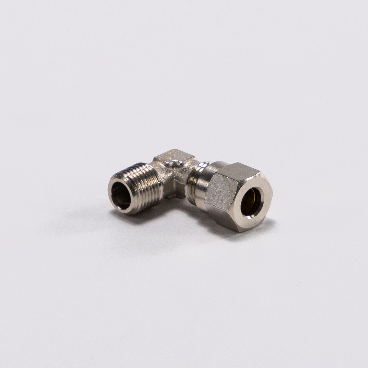 Angular screwed union R1/8-D6