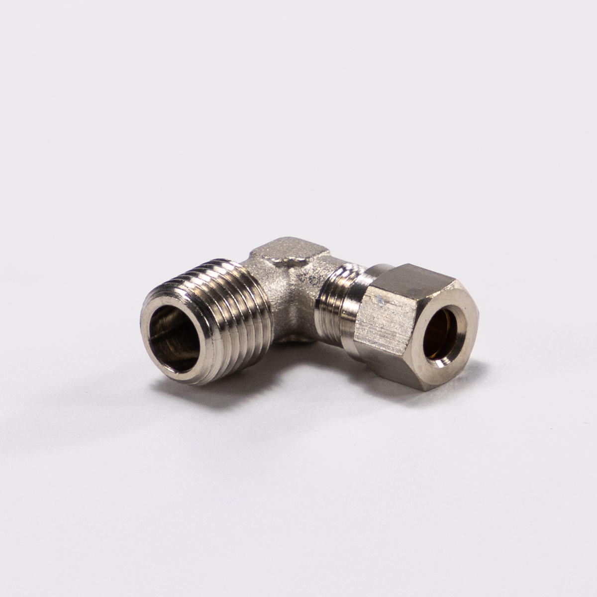 Angular screwed union R1/4-D6